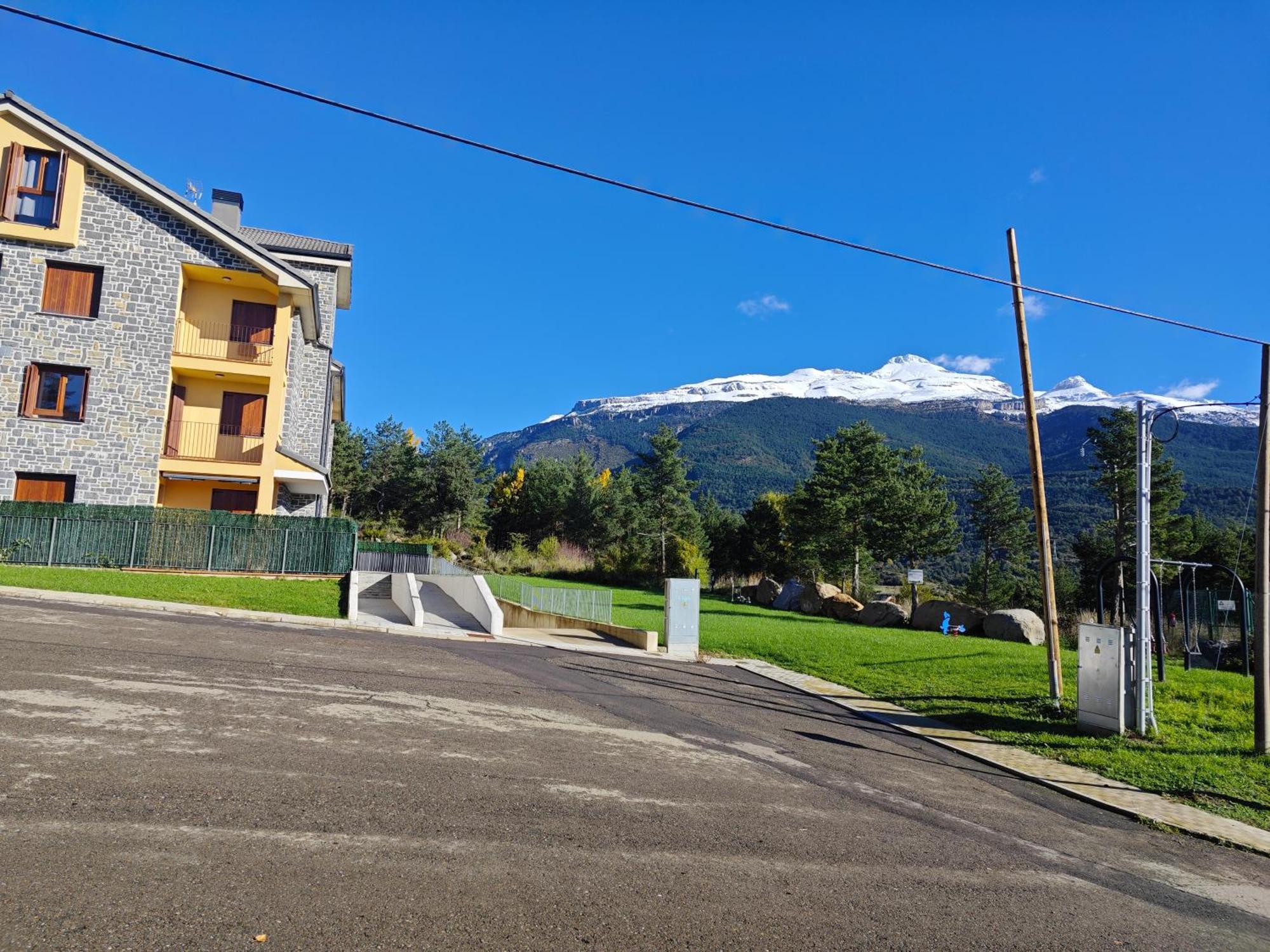 Apartamento A Estrenar En Villanua Exterior photo